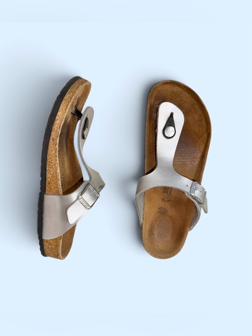 BIRKENSTOCK Gizeh silver leather thong sandals girl’s size 34 3 3.5